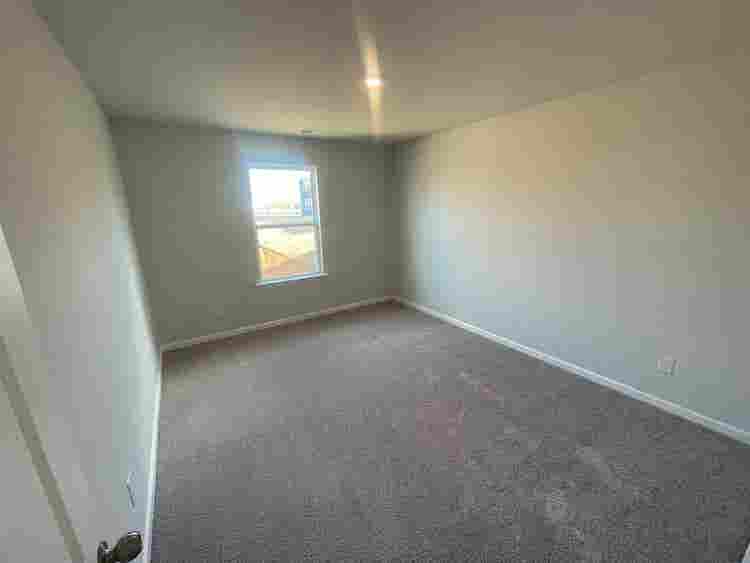 5 BR in Monroe