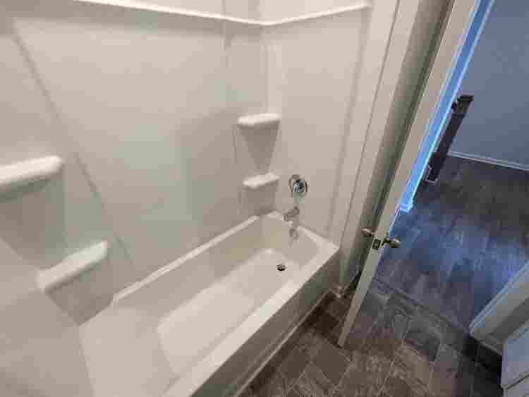 5 BR in Monroe