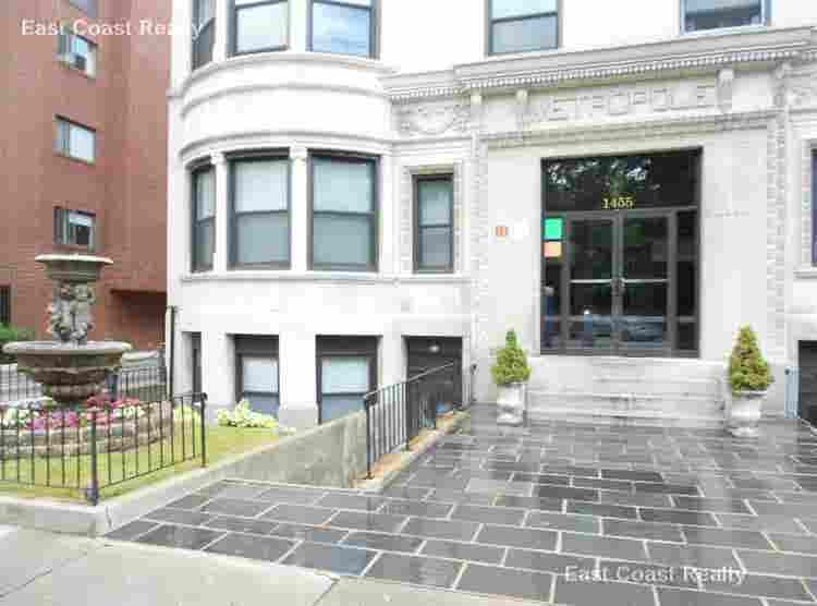 FEMALE ONLY ROOM - BROOKLINE MA