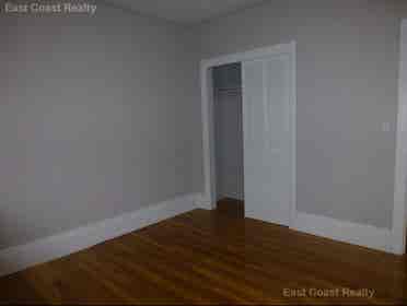 FEMALE ONLY ROOM - BROOKLINE MA