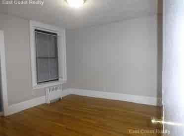 FEMALE ONLY ROOM - BROOKLINE MA