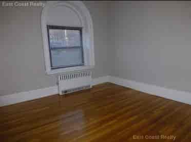 FEMALE ONLY ROOM - BROOKLINE MA