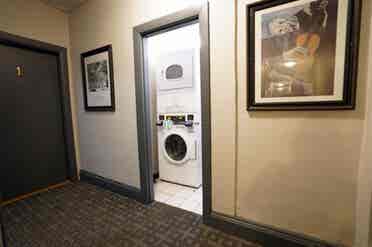 FEMALE ONLY ROOM - BROOKLINE MA