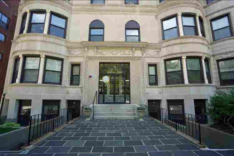 FEMALE ONLY ROOM - BROOKLINE MA