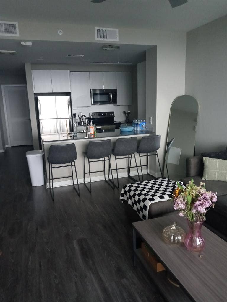 LEASE TAKEOVER - Student housing