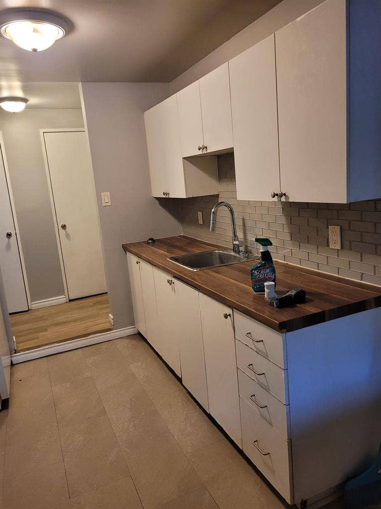 Room(s) For Rent Near Queens and DT
