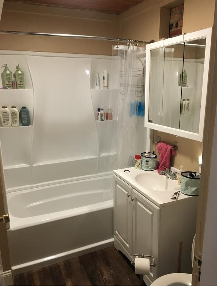 Trinity Pl. 3 Bdrm Spring semester!