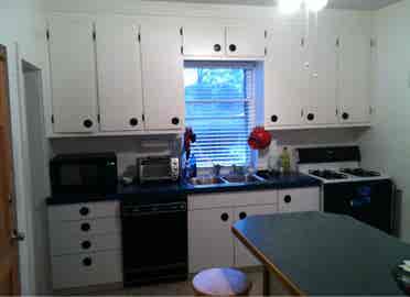 Trinity Pl. 3 Bdrm Spring semester!