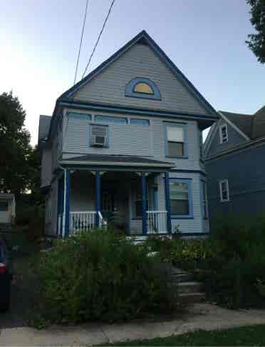 Trinity Pl. 3 Bdrm Spring semester!