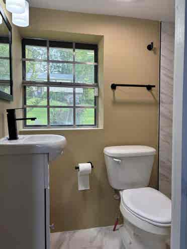 bath Basement apartment
