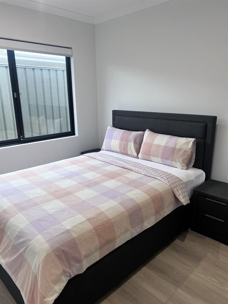 *Room for Rent in East Cannington*