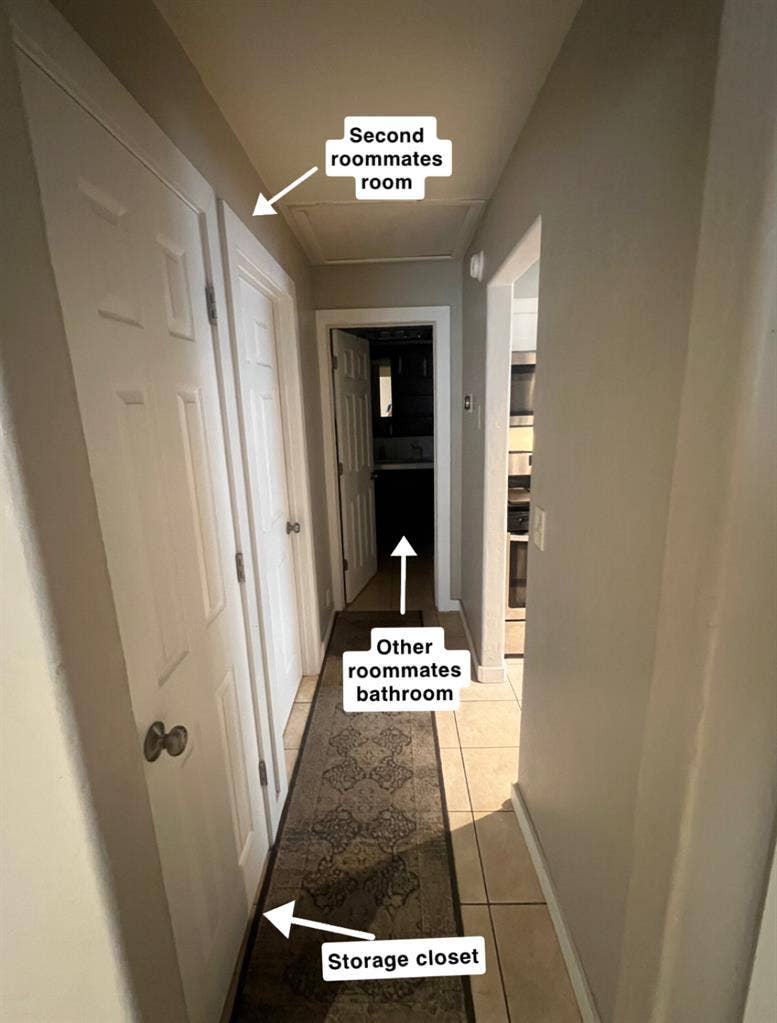 Looking for female student roomate!