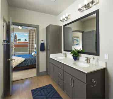 Master Bedroom with en-suite bath