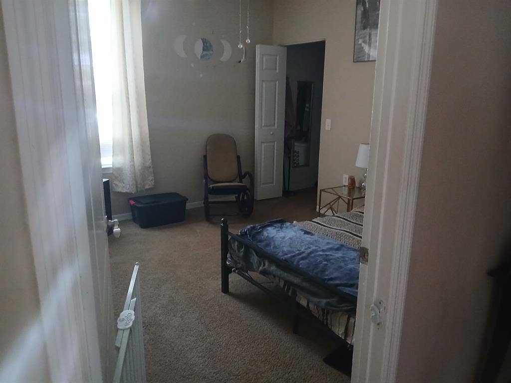 need 3rd woman for annual lease