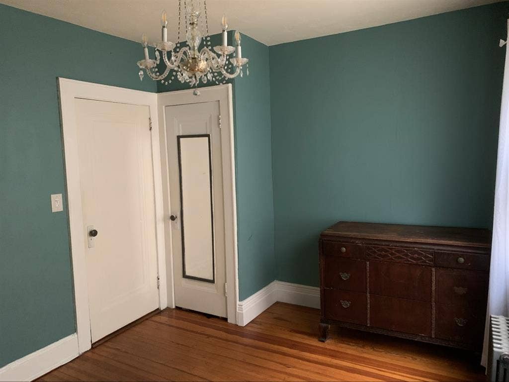 Looking for a roommate!