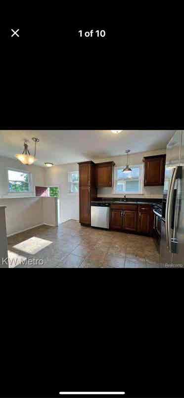 $ Room Downtown Royal Oak