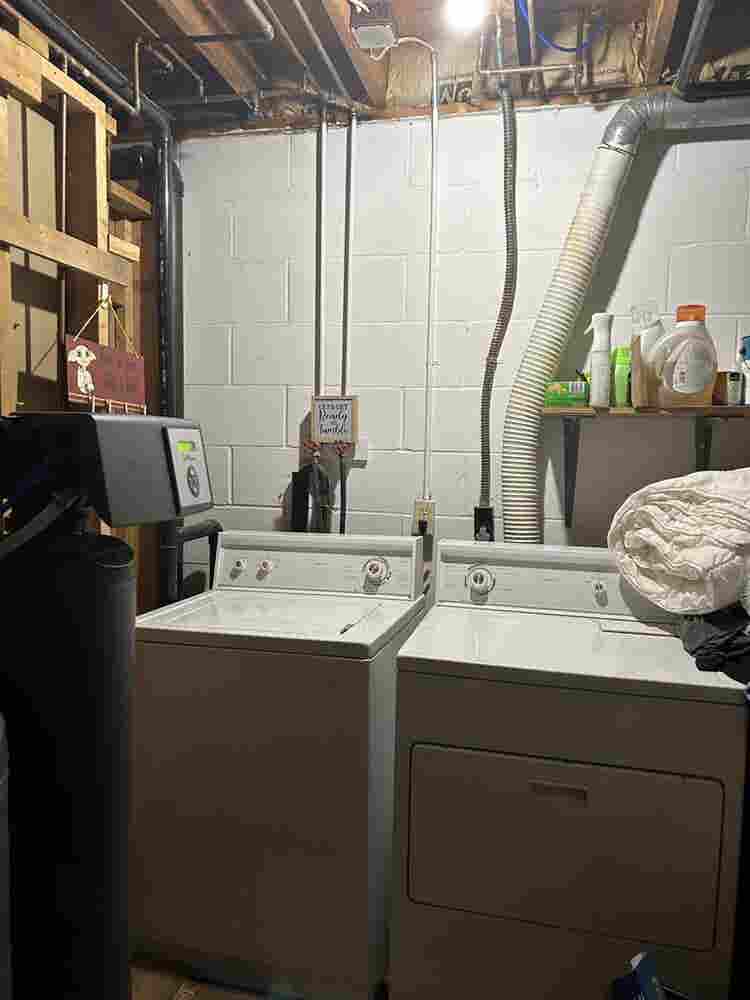 Seeking roommate for Eagan, MN