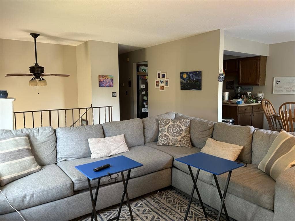 Seeking roommate for Eagan, MN