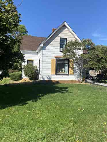 Room for rent Ammon $ 
p utiliti
