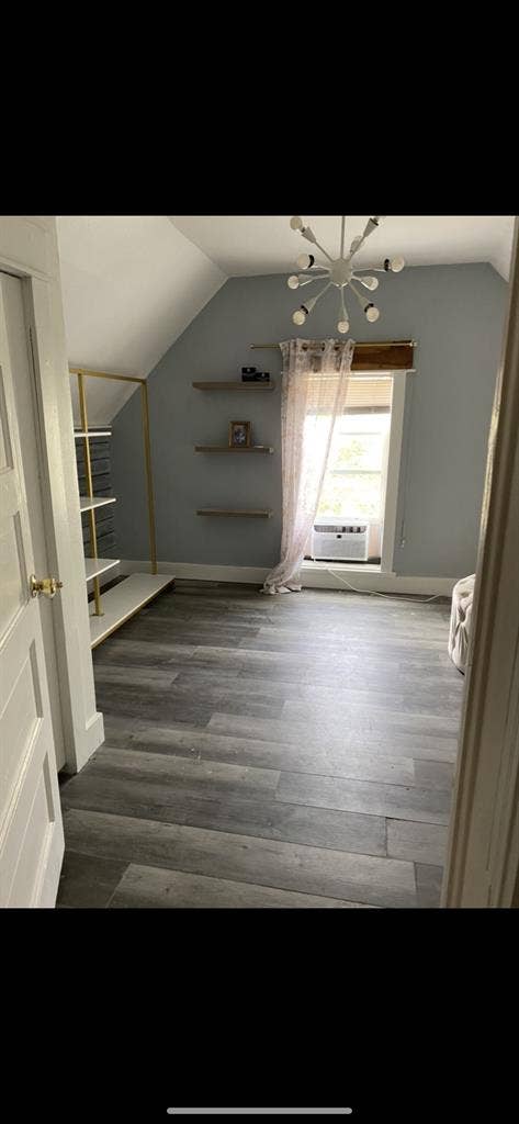 Room for rent Ammon $ 
p utiliti