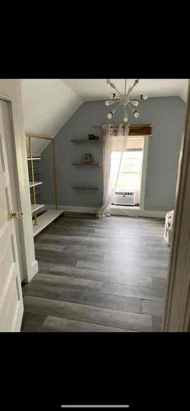Room for rent Ammon $ 
p utiliti