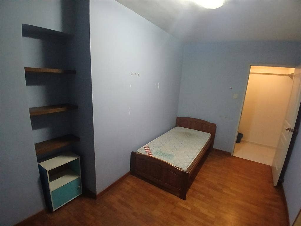 Jurong west common room for rent