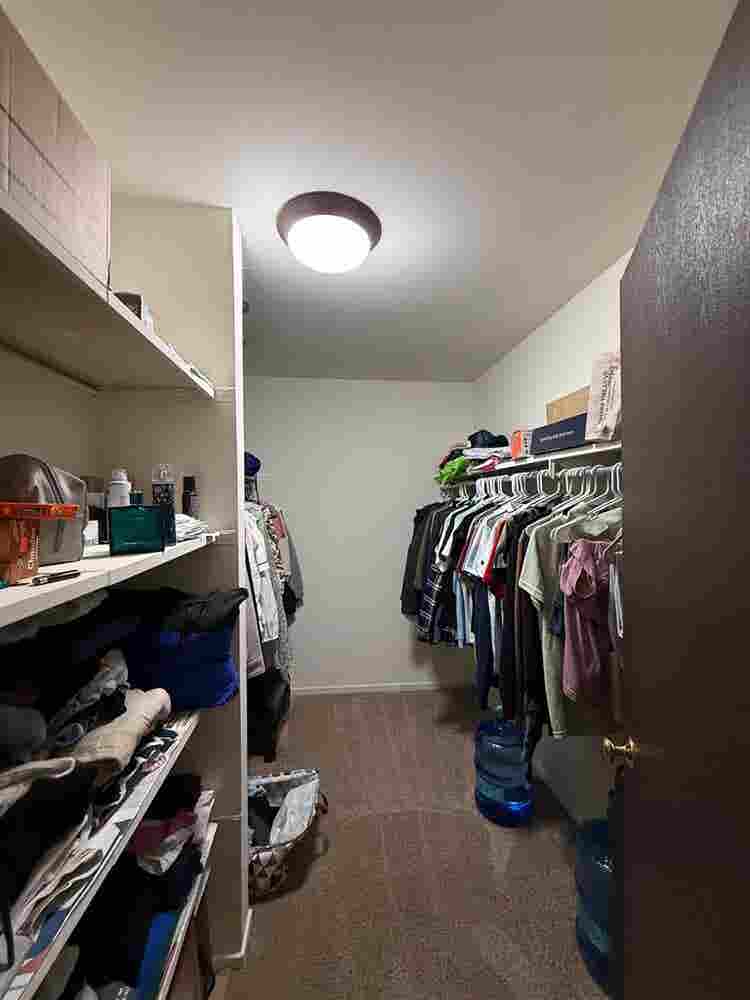 Looking For Roommate