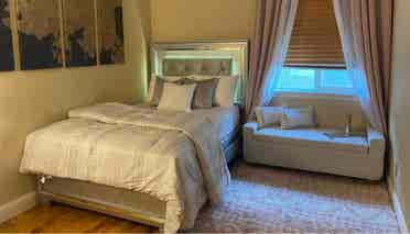Furnished room in shared house