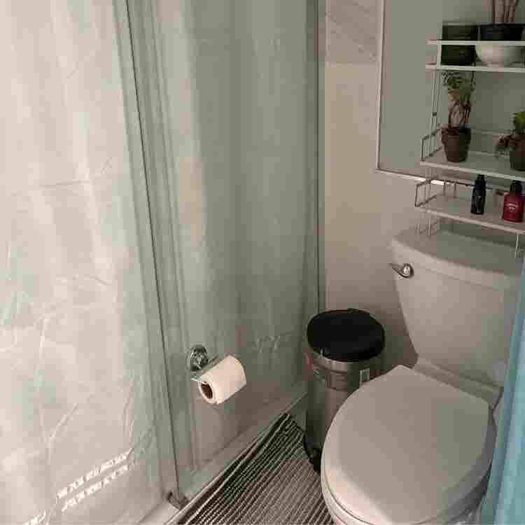 Furnished room in shared house