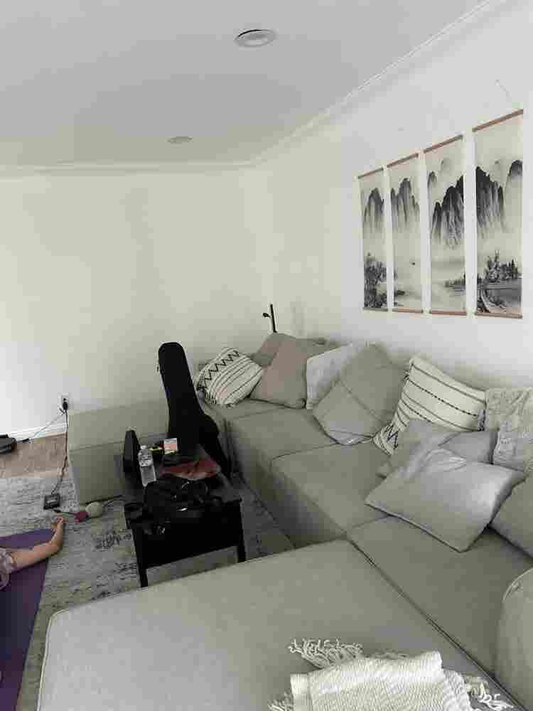 Looking for a female roommate