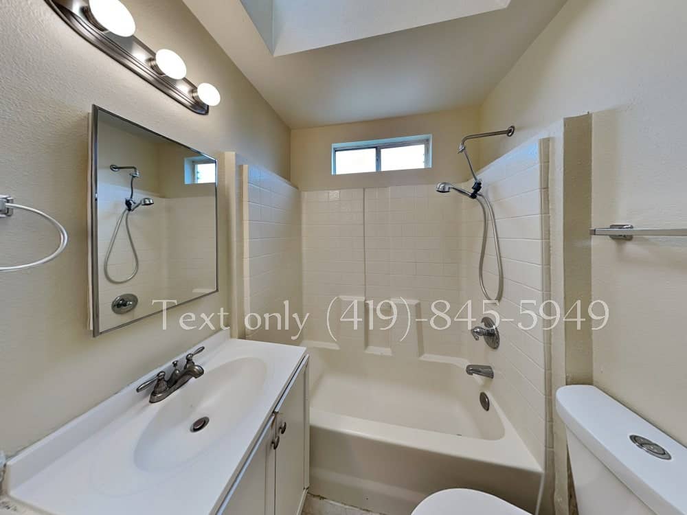 I have 2 rooms available for rent.