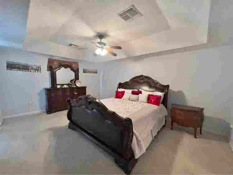 Room For Rent