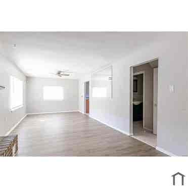- House - SECTION 8 ELIGIBLE