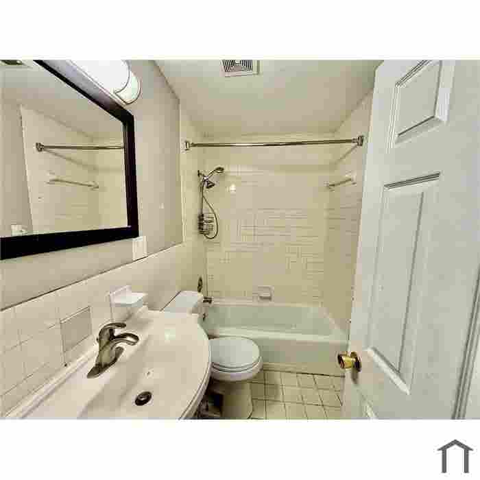 - House - SECTION 8 ELIGIBLE