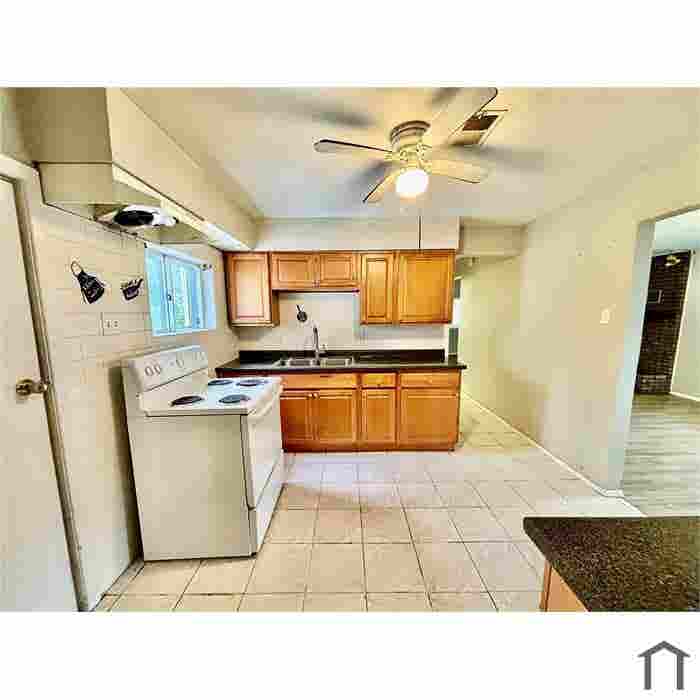 - House - SECTION 8 ELIGIBLE