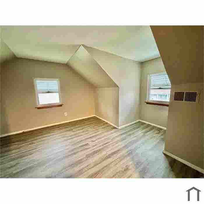 - House - SECTION 8 ELIGIBLE