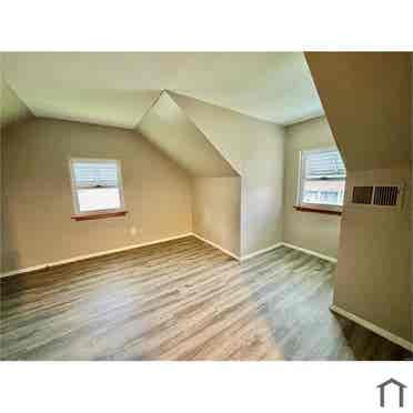 - House - SECTION 8 ELIGIBLE