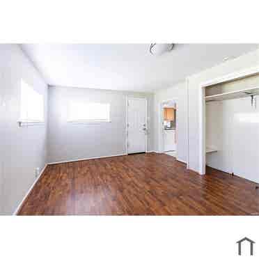 - House - SECTION 8 ELIGIBLE