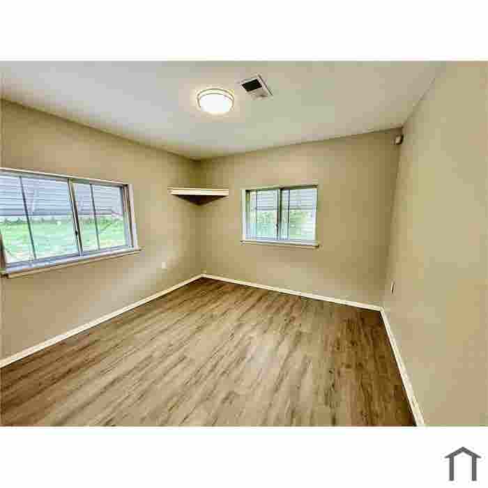 - House - SECTION 8 ELIGIBLE