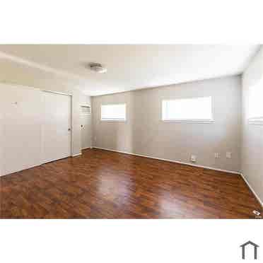 - House - SECTION 8 ELIGIBLE
