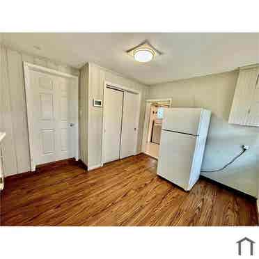 - House - SECTION 8 ELIGIBLE
