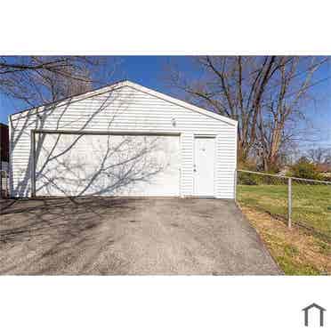 - House - SECTION 8 ELIGIBLE