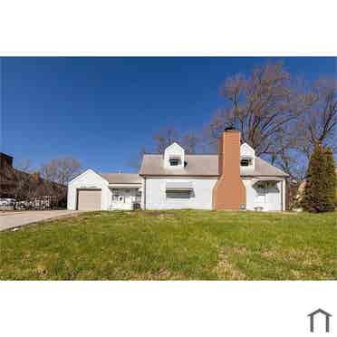 - House - SECTION 8 ELIGIBLE
