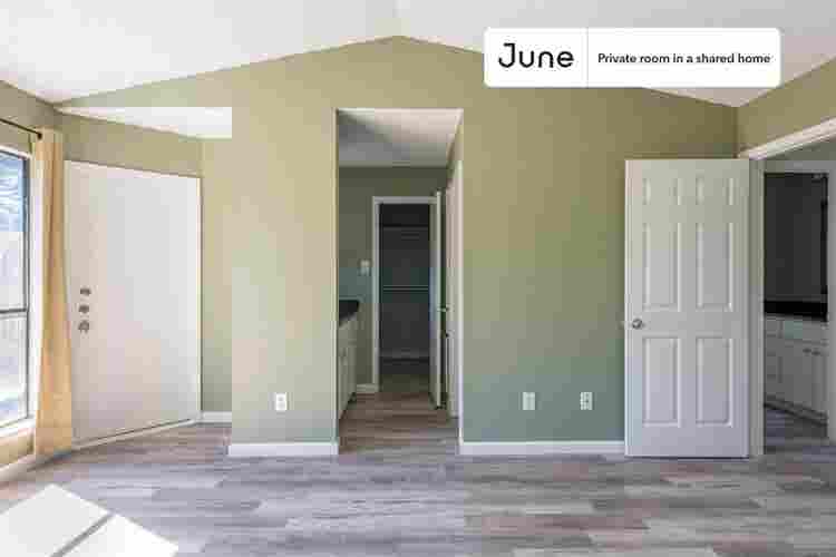 2 BR in Austin