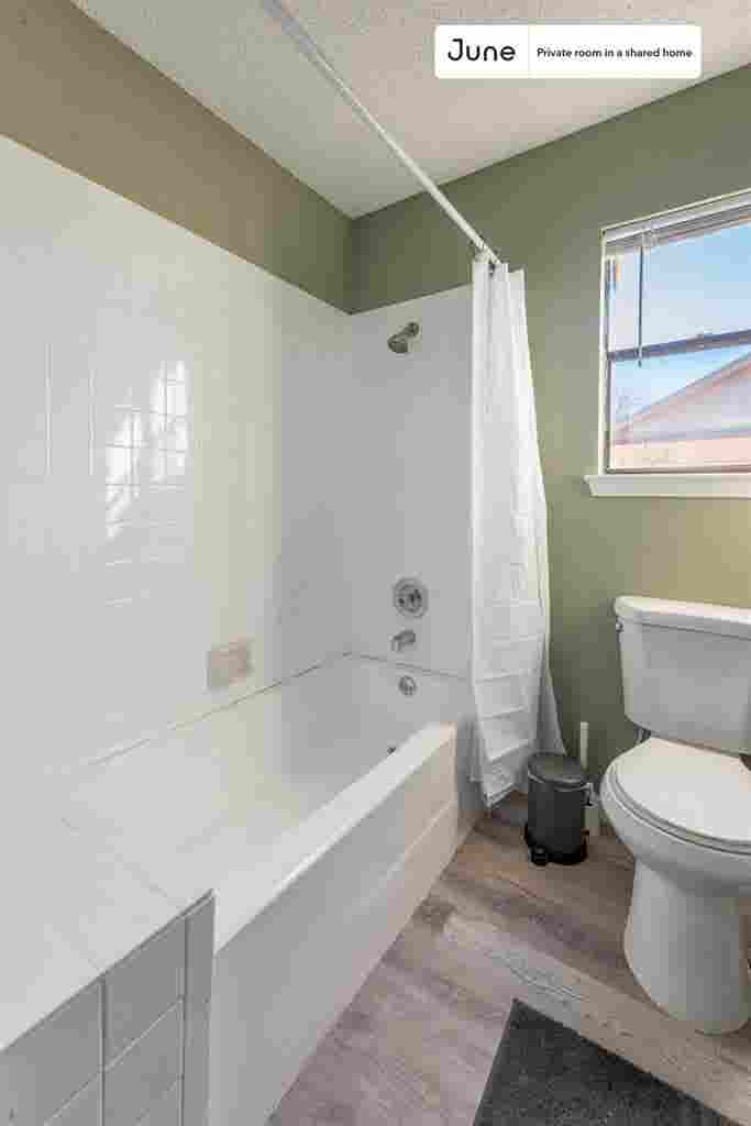 2 BR in Austin