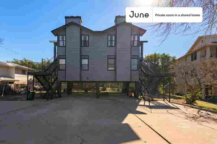 2 BR in Austin