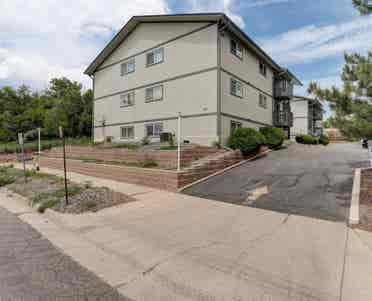 Arvada Condo Room for Rent.