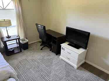 Furnished - 1 bdrm, shared bathroom
