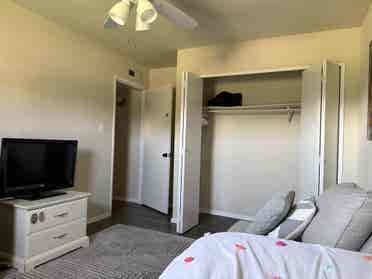 Furnished - 1 bdrm, shared bathroom