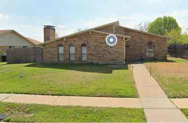 Furnished - 1 bdrm, shared bathroom